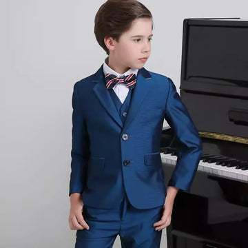 Traje formal azul marino de tres piezas para niño con pajarita a rayas
