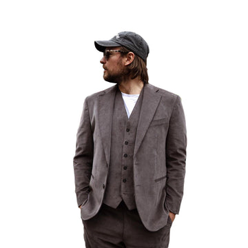Classic Brown men Suit Single Breasted Tailor-Made Three-Pieces Jacket Vest Pants Designer Groom Formal Occasion Costume Made