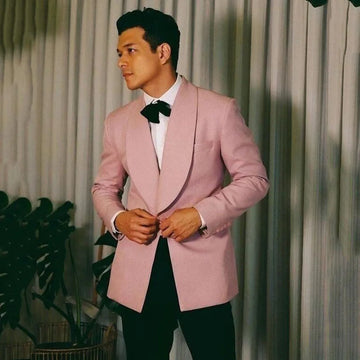 Trajes elegantes para hombre para boda, 2 piezas, chaqueta rosa, pantalón negro, ropa masculina, chal, solapa, banquete, traje de negocios para hombre