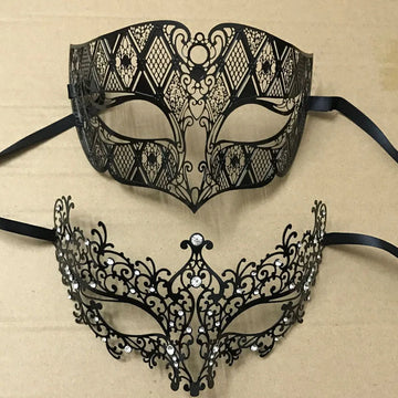 Laser Cut Couple Lovers Venetian Masquerade Masks Black Metal Masks Halloween Party Shows Cosplay Sexy Wedding Mask Set
