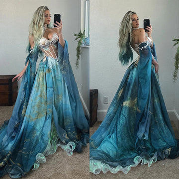 Elegante vestido de noche de sirena hecho a mano con escote corazón y abertura lateral, con detalles de estrellas de mar, escamas brillantes y perlas para fiestas encantadoras.