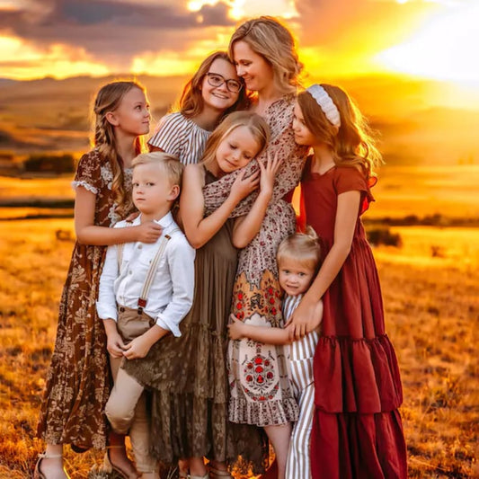 Nœud papillon Biscotti Tan et bretelles rayées beige ivoire, cadeau rustique pour porteur d'alliances, tenue de garçon d'honneur, tenue de mariage pour garçon, ensemble de bal