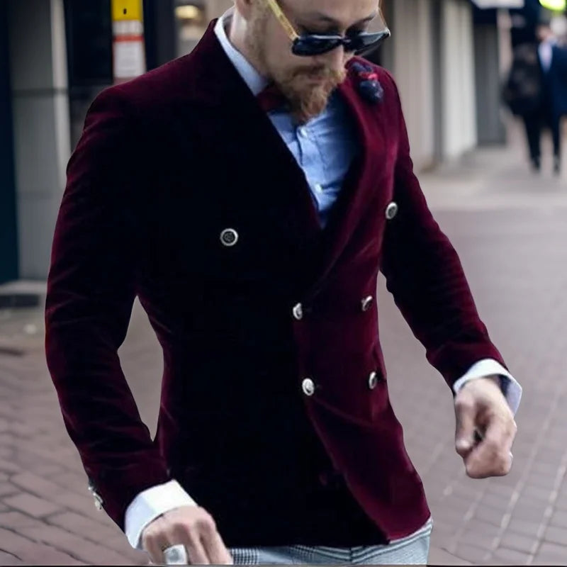 Blazer cruzado de terciopelo burdeos con botones plateados para hombre