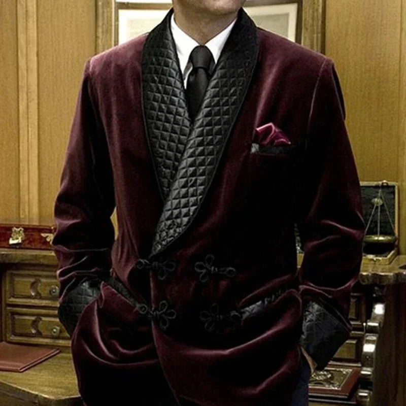 Chaqueta de esmoquin acolchada de terciopelo burdeos para hombre con cuello chal y pañuelo de bolsillo 