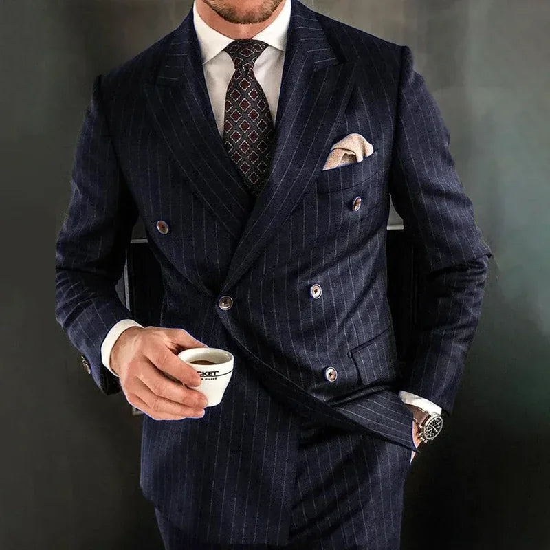 Costume de mariage élégant 2 pièces pour homme, longueur standard, bleu marine, croisé, revers en pointe, rayures, veste et pantalon