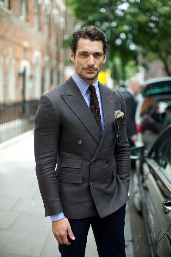 Men's Grey Classic Peak Lapel 2-Piece Groom Tuxedo Suit for Wedding