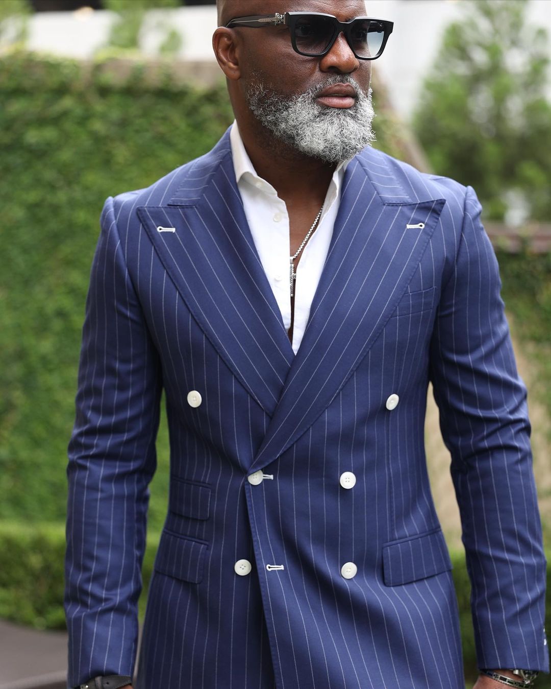 Trajes de boda azules ajustados para hombre con solapa a rayas, chaqueta de una pieza, trajes de diseñador para ocasiones formales de padrino de boda 
