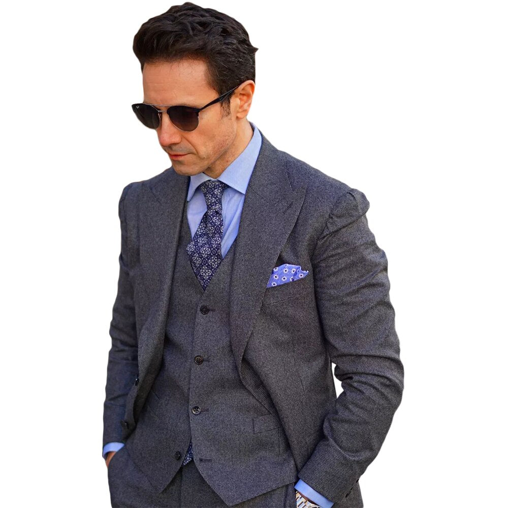 Classic Men Suits With Three Pieces Shawl Lapel Designer Wedding Formal Occasion Tuxedos Jacket Vest and Pants