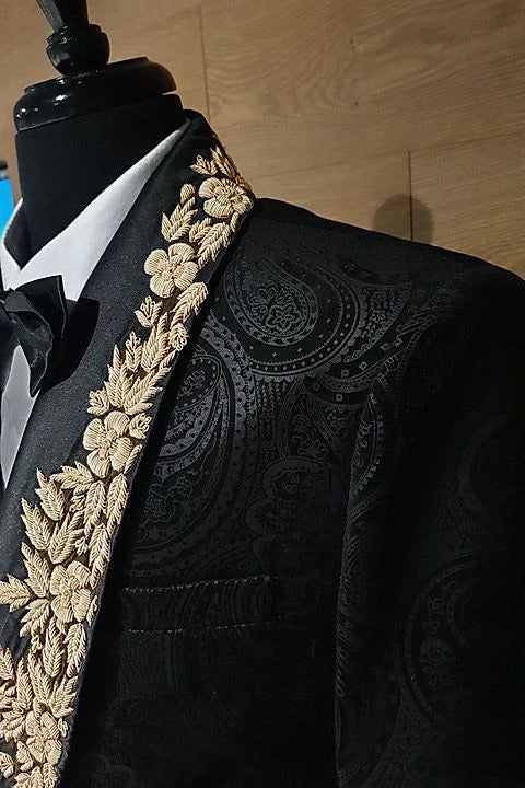 Smoking élégant à revers châle en dentelle noire et dorée pour homme, costumes de mariage et de bal personnalisés