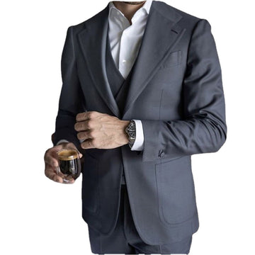 Esmoquin gris para novio, trajes de boda para hombre, solapa de pico, blazer, chaqueta de tres piezas, traje de padrino hecho a medida 