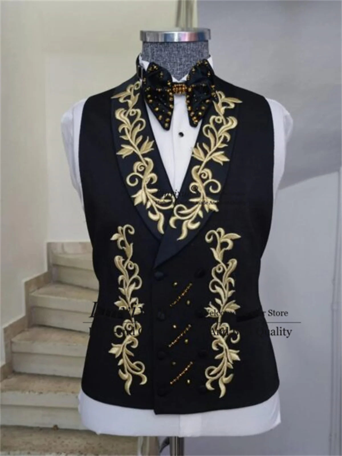 Gold Metal Embellished Men Suits Appliques Lace Groom Wedding Tuxedos 3 Pieces Sets Dinner Prom Blazers