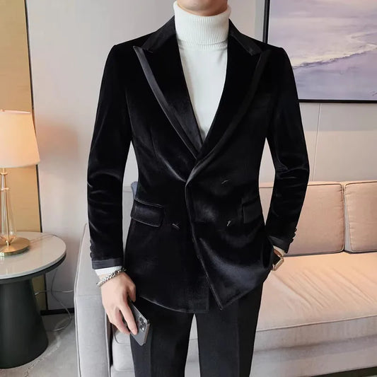 Blazer cruzado de terciopelo de lujo para hombre: elegante chaqueta de traje informal de negocios, perfecta para bodas y eventos formales de otoño e invierno.