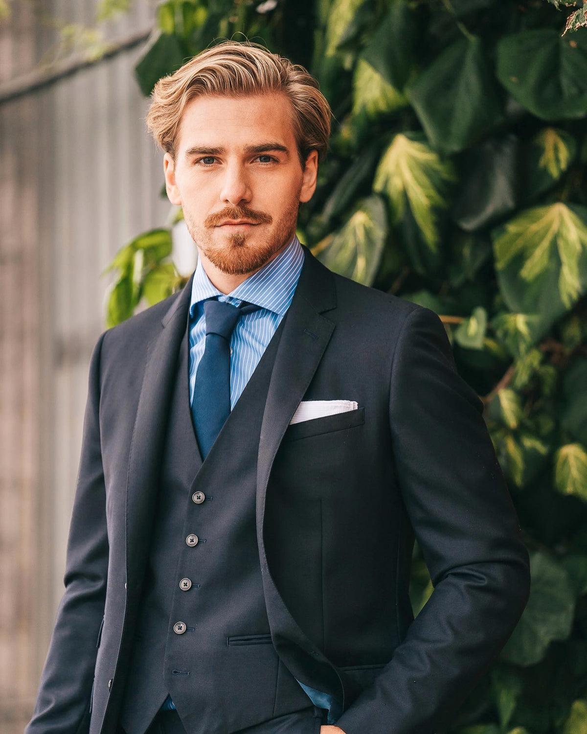 Traje negro para hombre, 3 piezas, blazer, chaleco, pantalón, botonadura sencilla, solapa de pico, traje formal de negocios para boda, traje a medida para hombre 