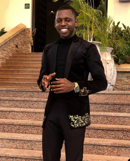 Trajes de negocios negros únicos para hombre con apliques, chaqueta de una pieza, hechos a medida, de diseñador, para bodas, fiestas y ocasiones formales.