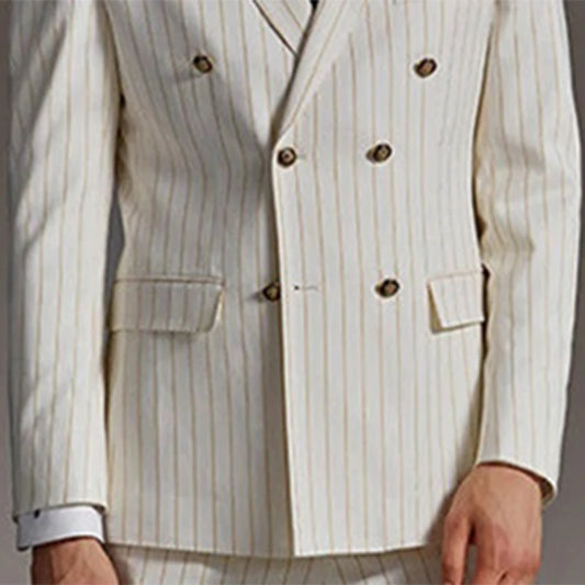 Ensemble élégant blazer croisé et pantalon pour homme. Costume sur mesure de haute qualité pour mariages et événements formels.