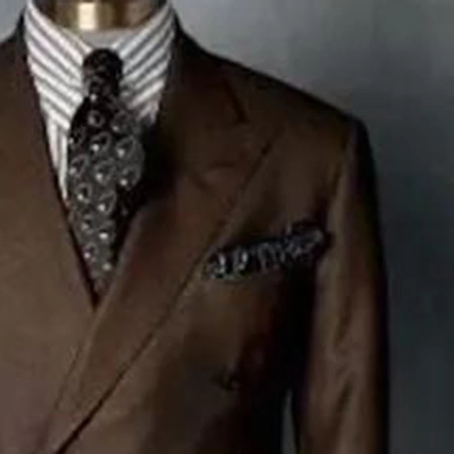 Elegante blazer cruzado marrón para hombre. Prenda de alta calidad para bodas, fiestas y eventos formales.
