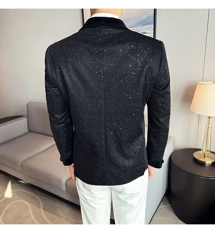 Elegante esmoquin cruzado con purpurina roja para hombre: perfecto para bodas, fiestas y eventos formales.