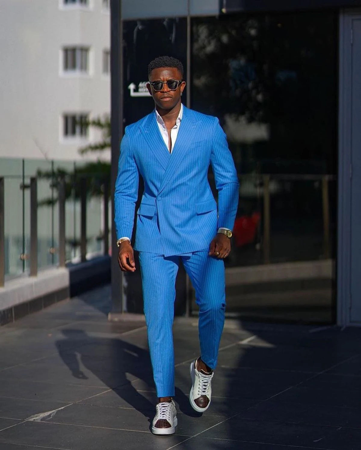Costumes bleus pour hommes sur mesure 2 pièces blazer pantalon un bouton rayures fines smoking large revers affaires mariage grande taille sur mesure 