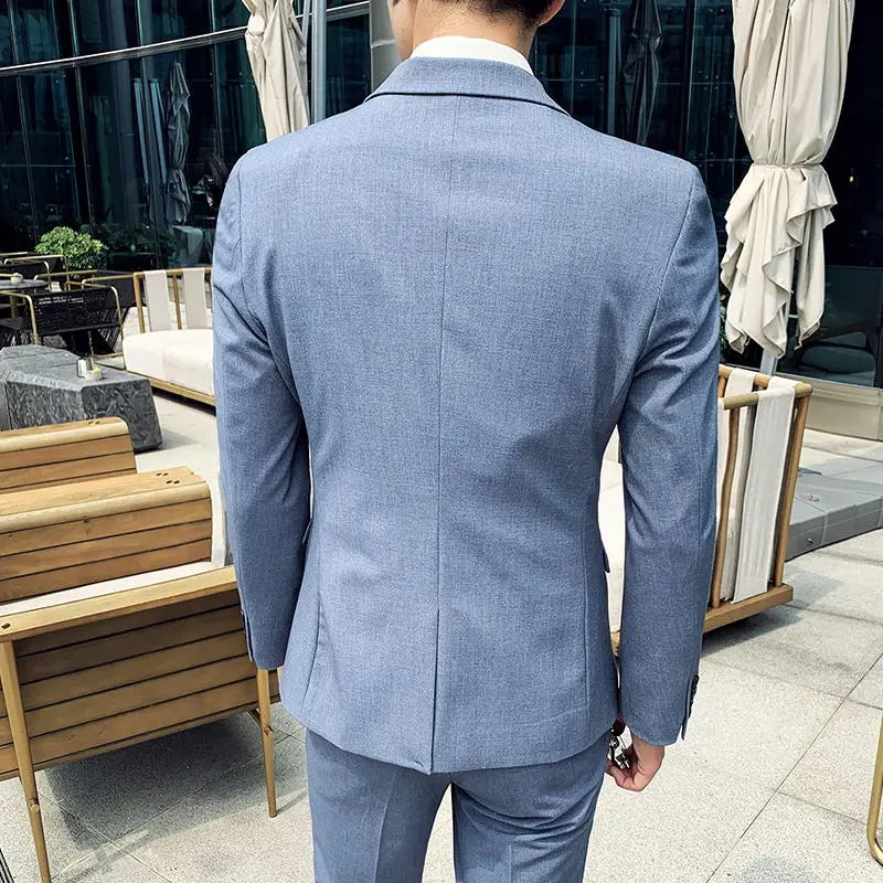 Conjunto de 3 piezas de traje de caballero de estilo italiano elegante, informal, de negocios y de color liso (chaqueta, chaleco y pantalón) para hombre.