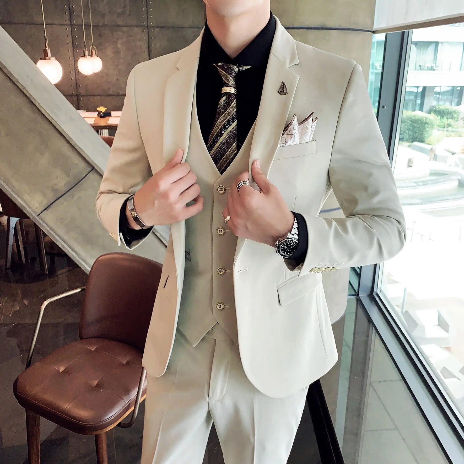Conjunto de 3 piezas de traje de caballero de estilo italiano elegante, informal, de negocios y de color liso (chaqueta, chaleco y pantalón) para hombre.