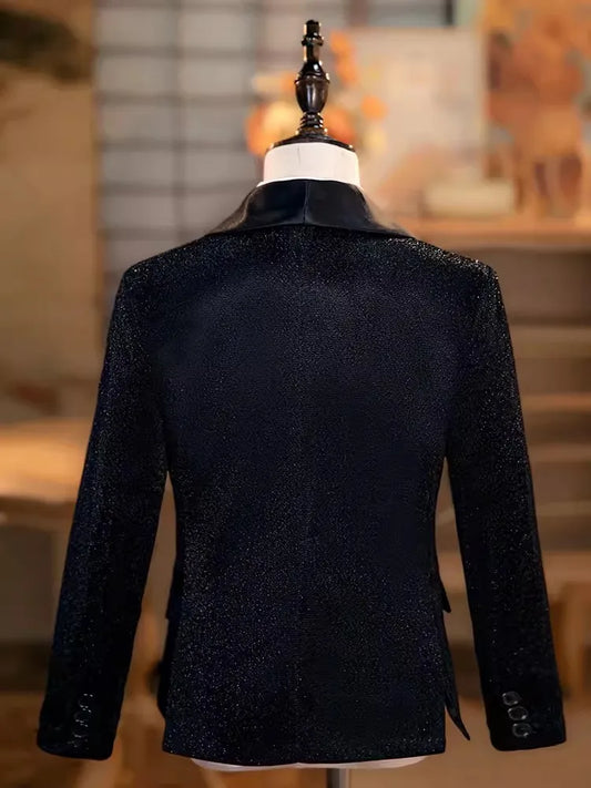 Elegante traje de esmoquin negro brillante con pajarita para niño: perfecto para bodas, fiestas y sesiones de fotos. 