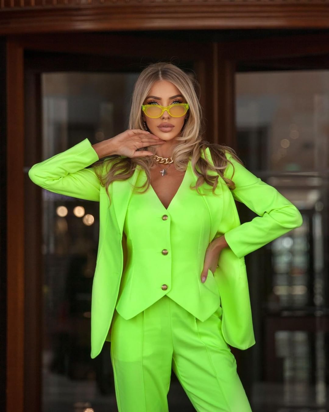 Trajes de pantalón verde brillante ajustados para mujer, para invitados de fiesta de graduación, ropa formal a medida (chaqueta, chaleco y pantalones) 