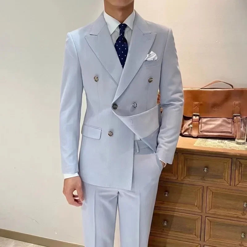 Costume croisé kaki pour homme avec revers en pointe et détails de boutons