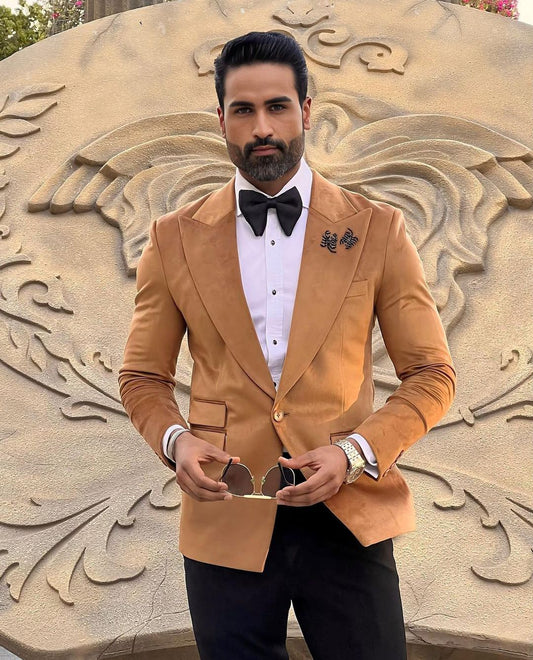 Brown Men's Suit 2 Pieces Velvet Blazer Black Pants One Button Peaked Lapel Tuxedo Business Modern Wedding Groom Costume Homme