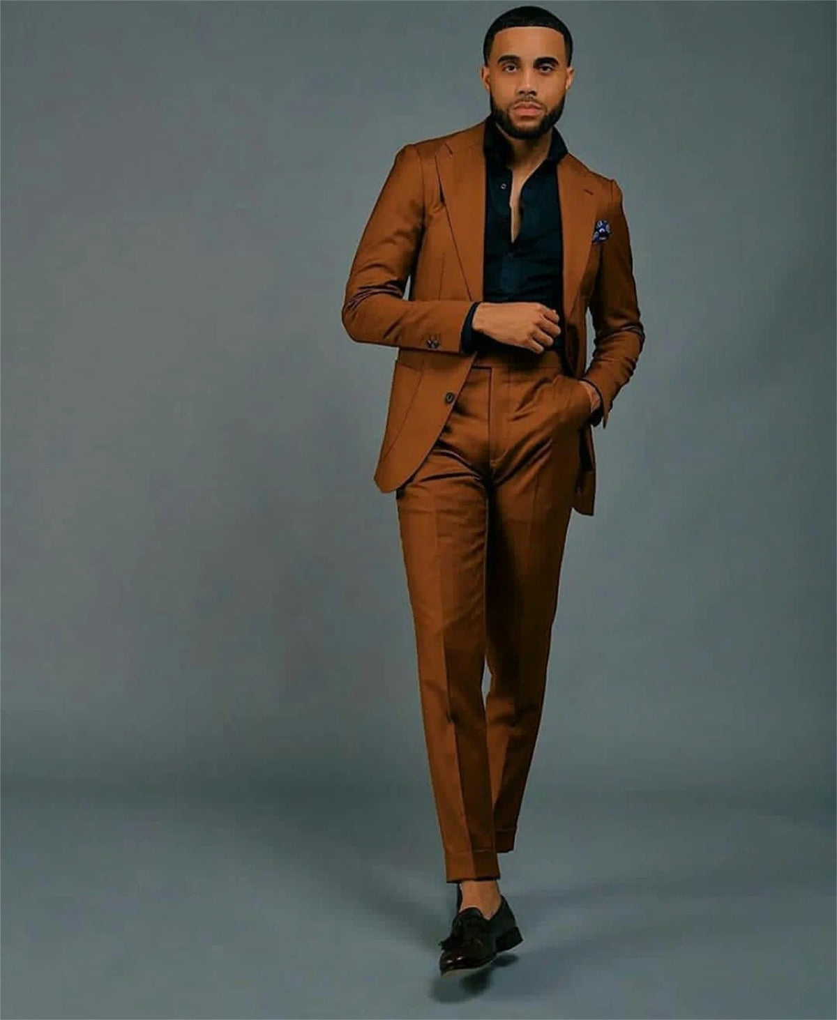 Esmoquin de boda marrón para hombre, corte entallado, para padrinos de boda, trajes de talla grande, chaqueta y pantalón para fiesta de graduación.