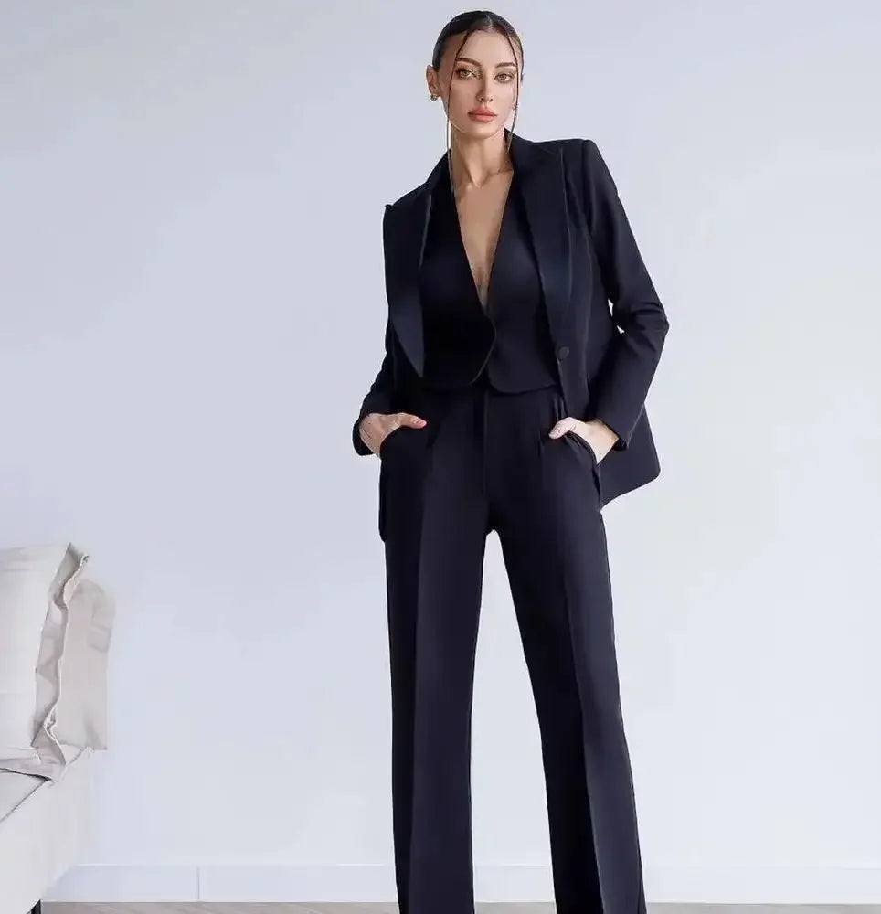 Elegante conjunto de traje de negocios de tres piezas para mujer: elegante blazer ajustado y pantalón formal para oficina y uso informal.