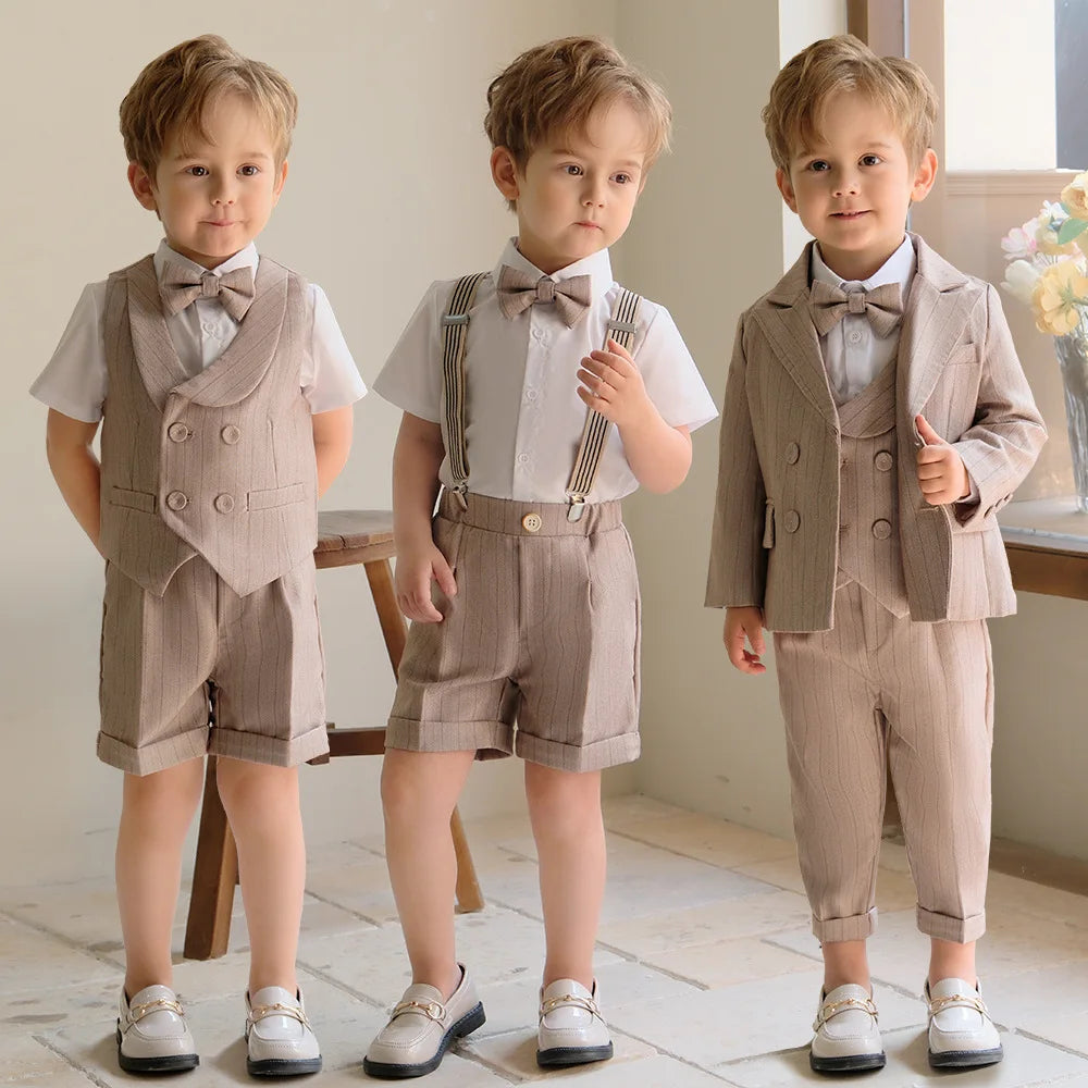 Ensemble de costume formel pour tout-petits garçons avec chemise et nœud papillon, tenue 4 pièces avec gilet, veste, short et pantalon en beige 