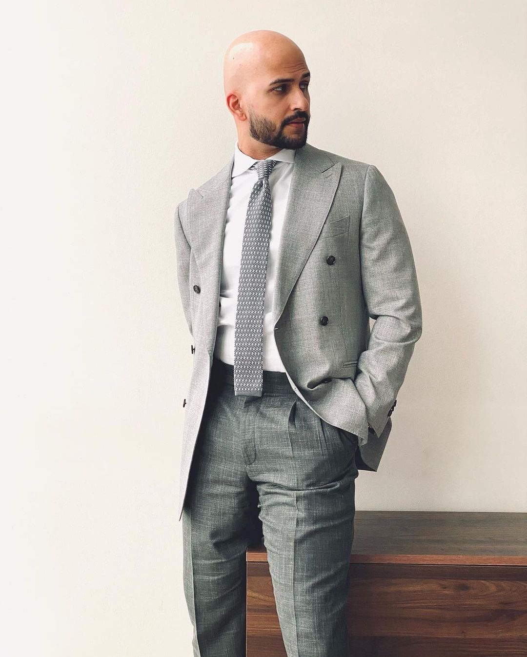 Classic Grey Men Suits With One Pieces Jacket Custom Made Bridegroom Wedding Formal Occasiom