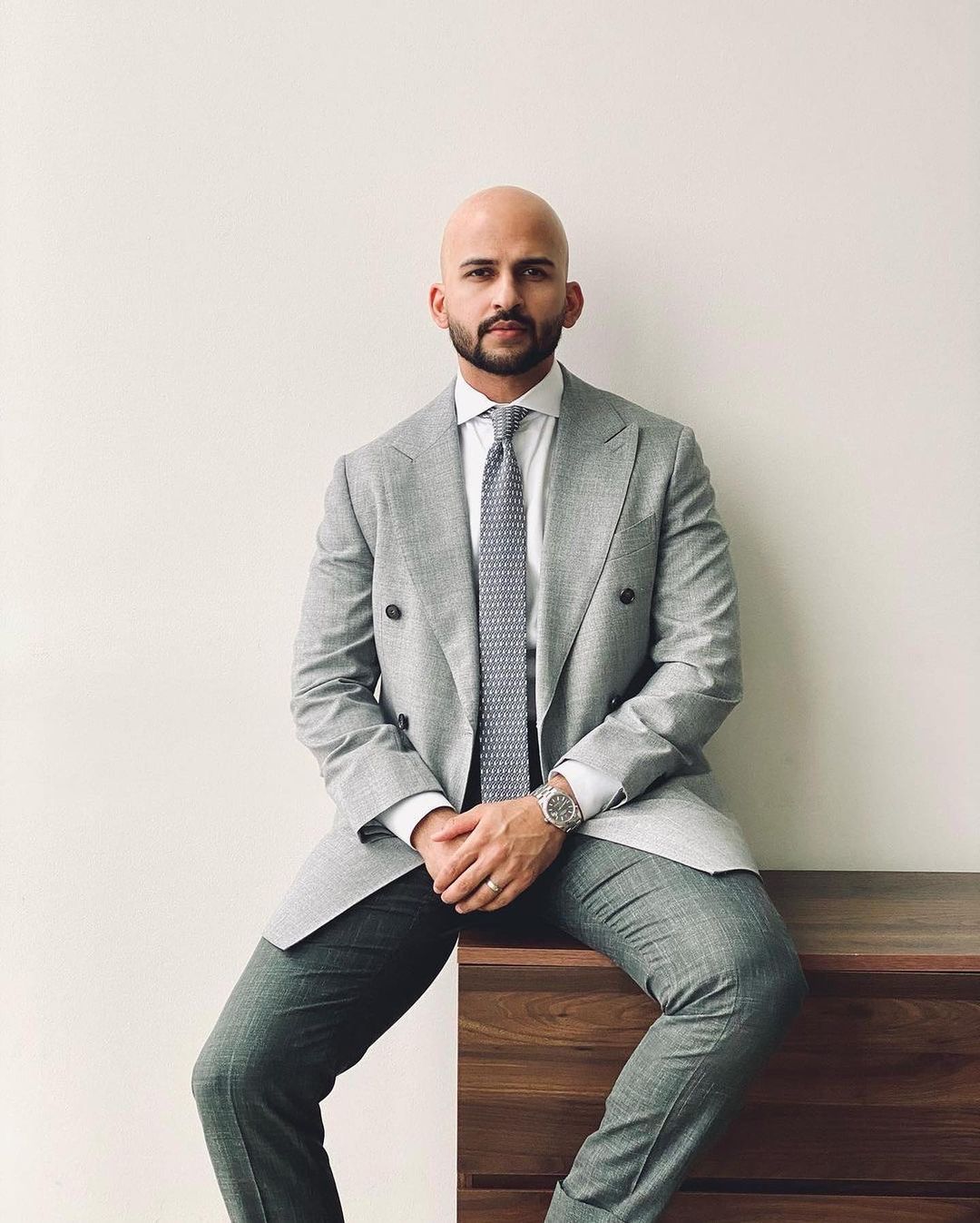 Classic Grey Men Suits With One Pieces Jacket Custom Made Bridegroom Wedding Formal Occasiom