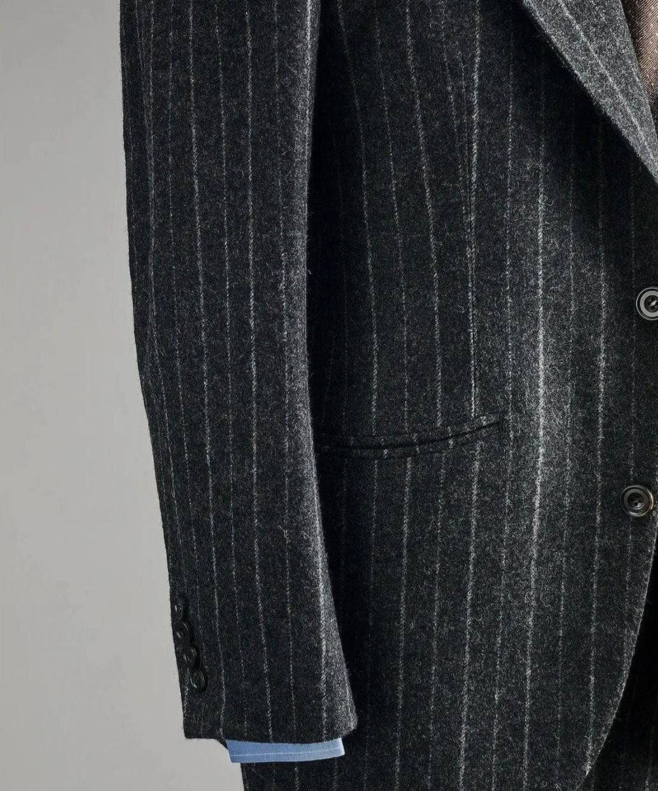 Classic Men Suits With Double Breasted Stripe Three Pieces Jacket Pants and Vest Custom Made Designer Wedding Party