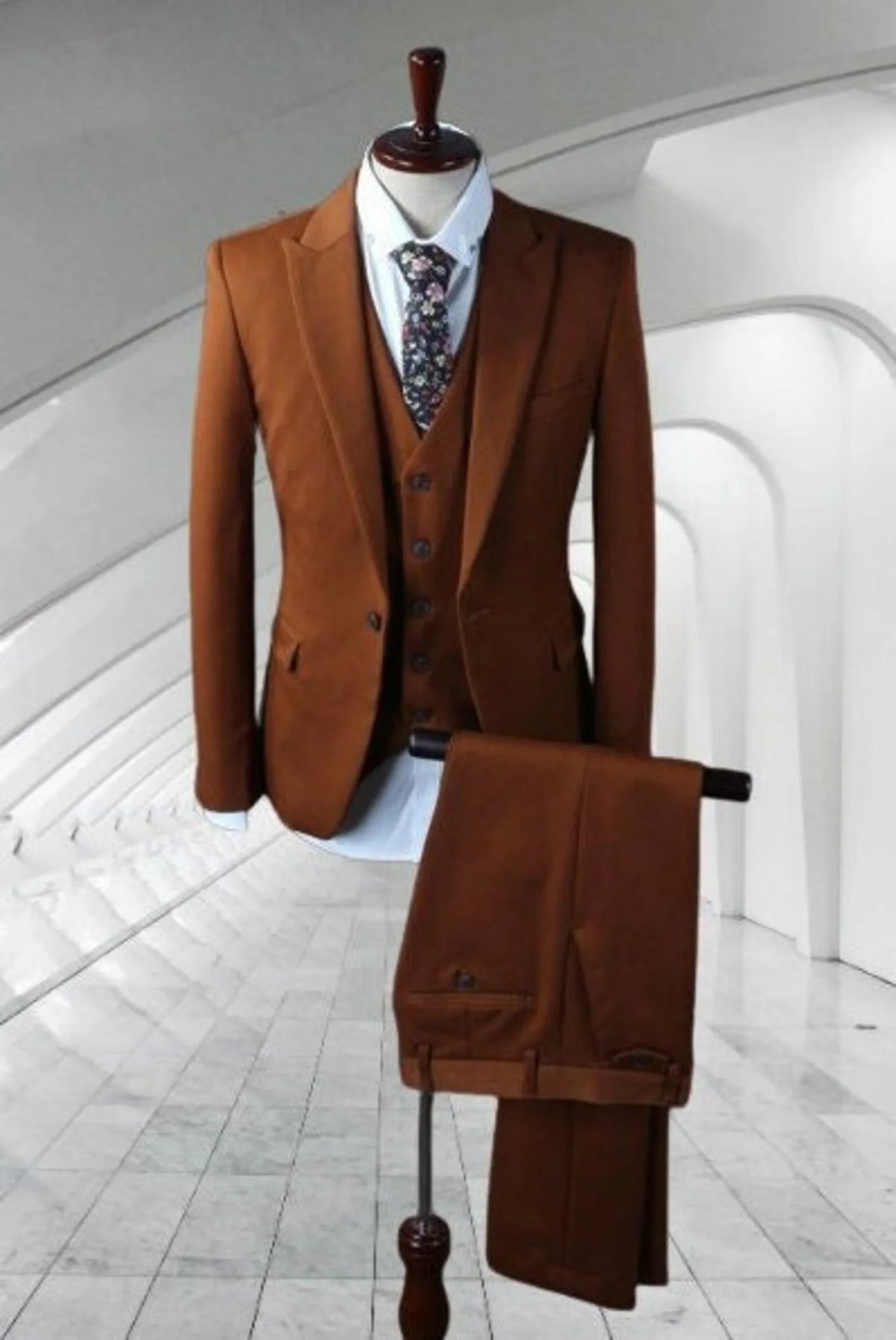 Trajes de lujo marrones elegantes para hombre, esmoquin de boda, tres piezas, chaqueta, pantalón y chaleco. 