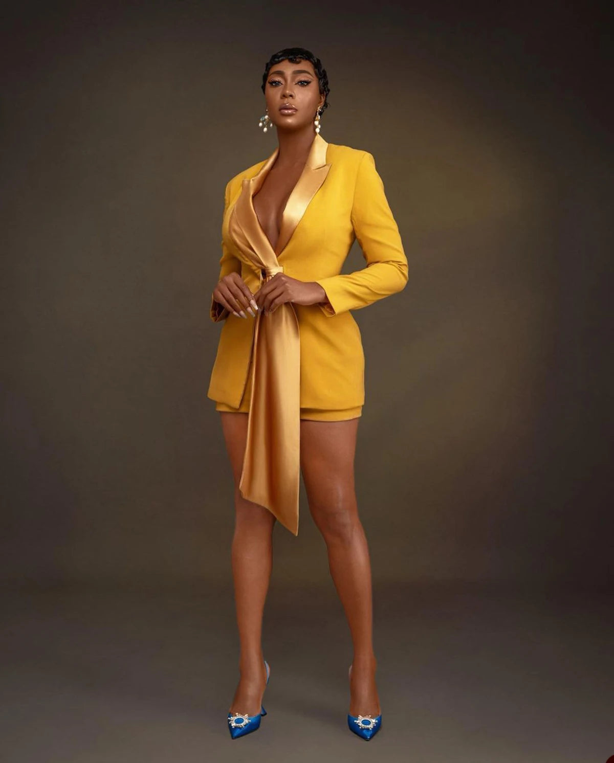 Conjunto de 2 piezas de pantalón corto dorado para mujer, para madre de la novia, con blazer, hecho a medida para fiesta de graduación. 