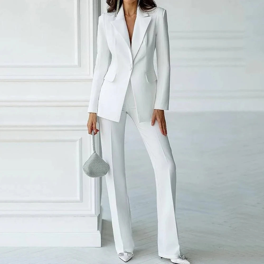 Chic White Two-Piece Women's Suit with Peak Lapel, Long Sleeves, and Tailored Trousers - Perfect for Office and Casual Elegance