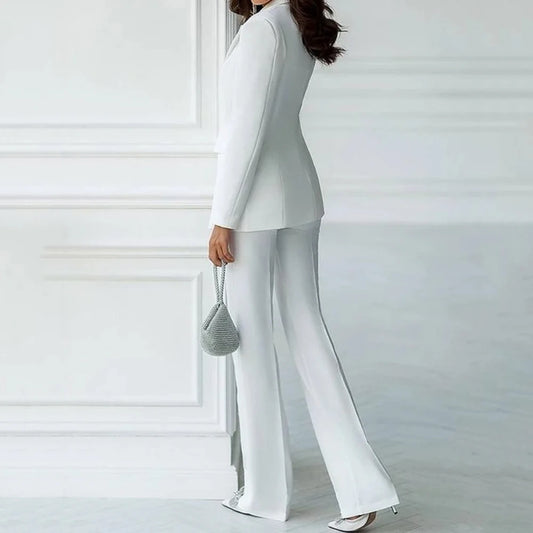 Chic White Two-Piece Women's Suit with Peak Lapel, Long Sleeves, and Tailored Trousers - Perfect for Office and Casual Elegance