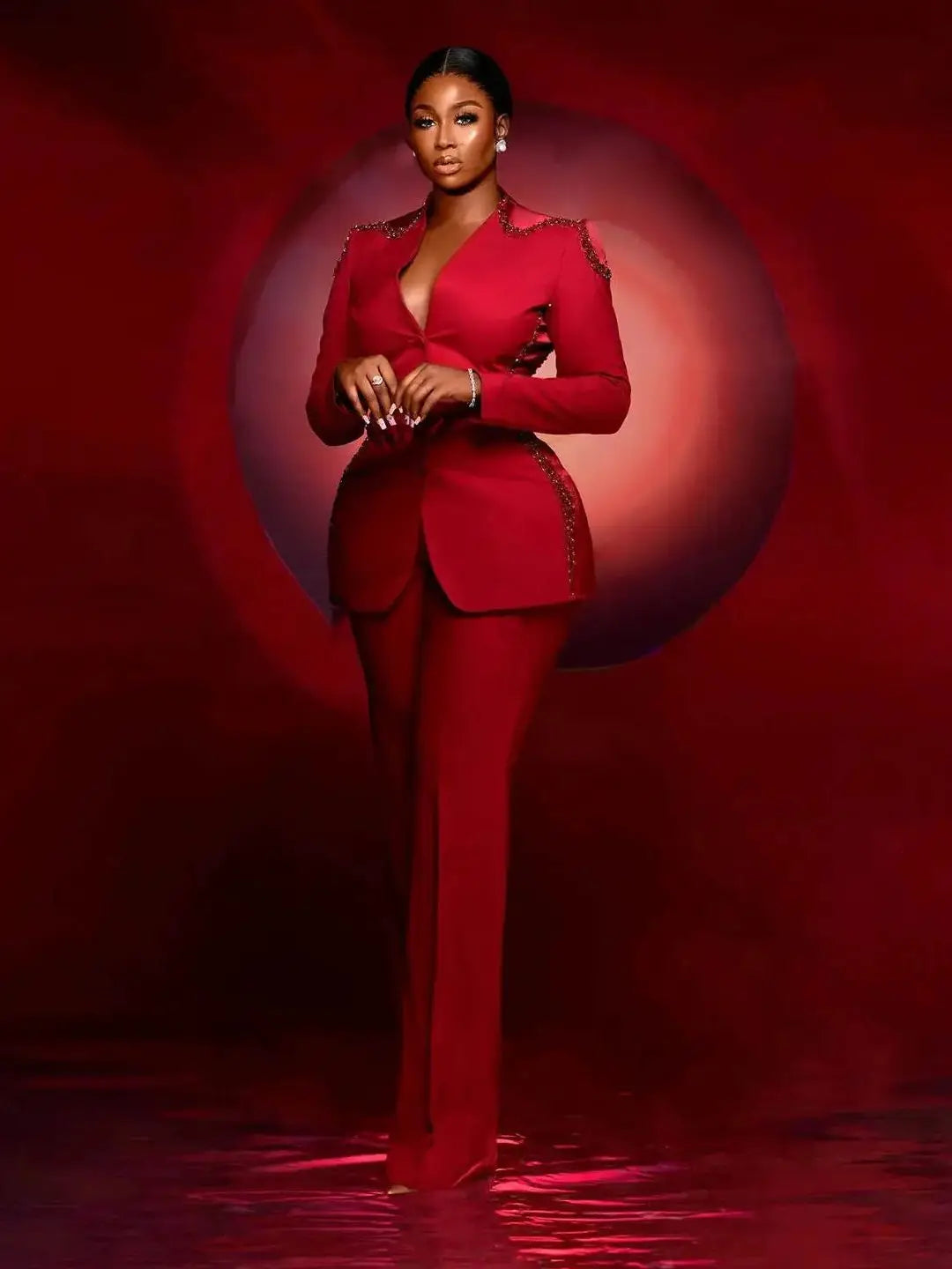 Elegant Custom-Made Red 2-Piece Women’s Suit with Beaded Details – Stylish V-Neck Jacket and Tailored Pants for Parties and Prom Events