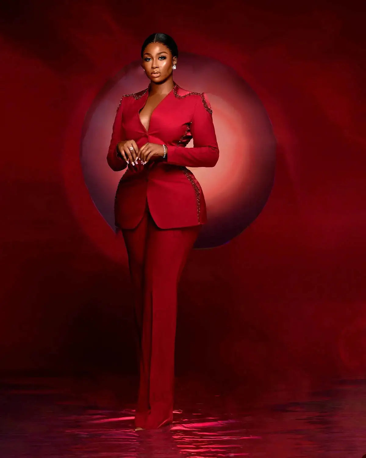Elegant Custom-Made Red 2-Piece Women’s Suit with Beaded Details – Stylish V-Neck Jacket and Tailored Pants for Parties and Prom Events