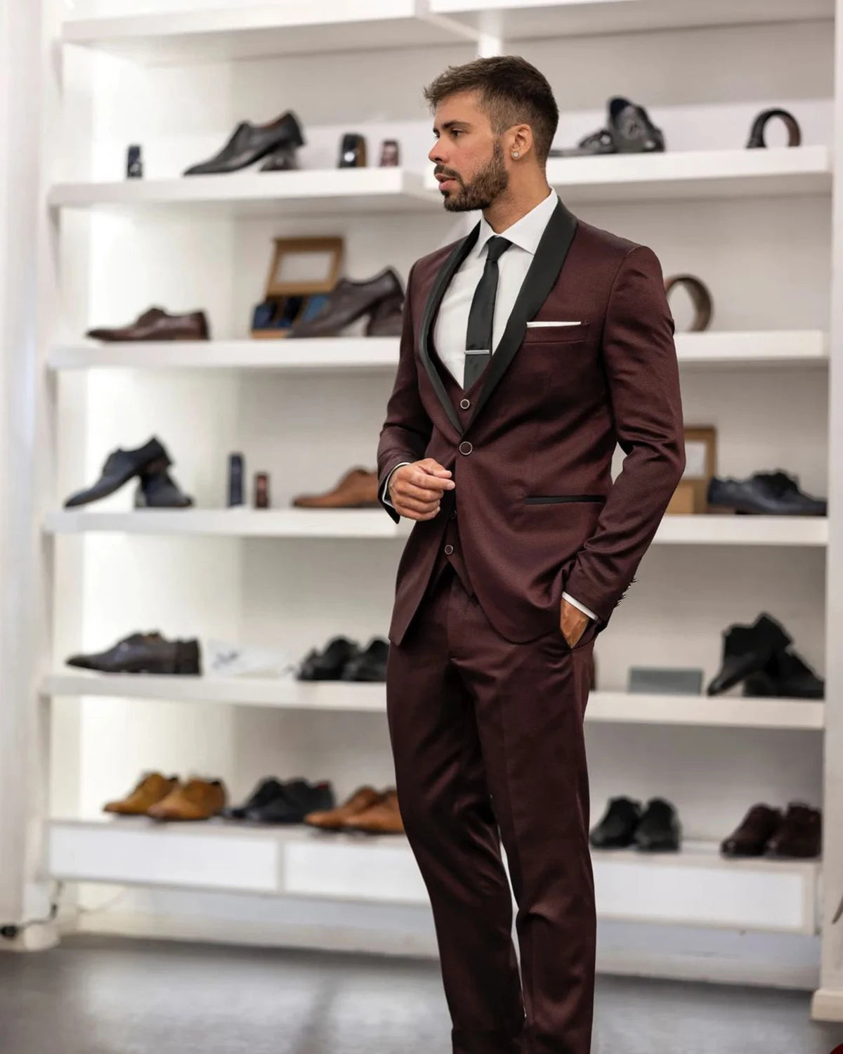 Trajes de hombre burdeos de corte entallado de 3 piezas para boda, esmoquin para novio, chaqueta, pantalón y chaleco. 
