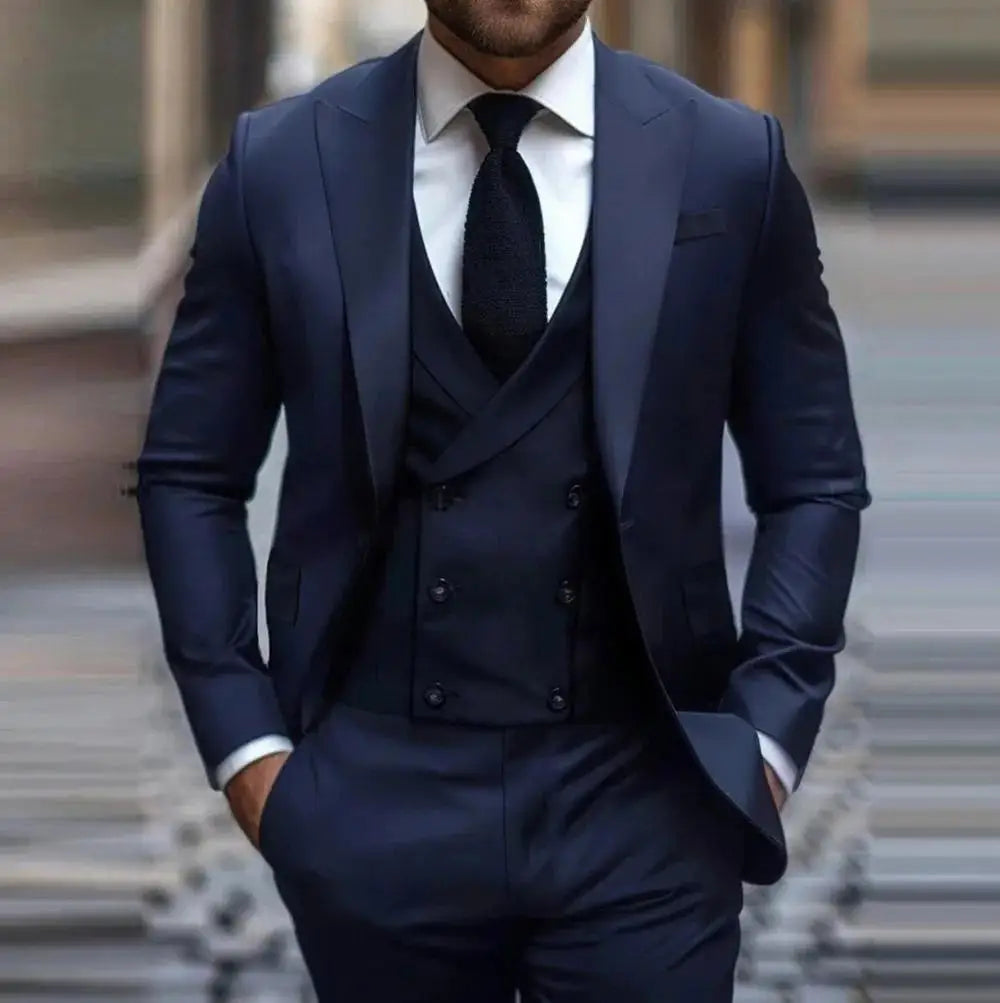 Trajes de moda para hombre, azul marino, con solapa de muesca, corte entallado, para negocios, informal, para novio, boda, esmoquin, conjunto de 3 piezas (blazer, chaleco y pantalones)