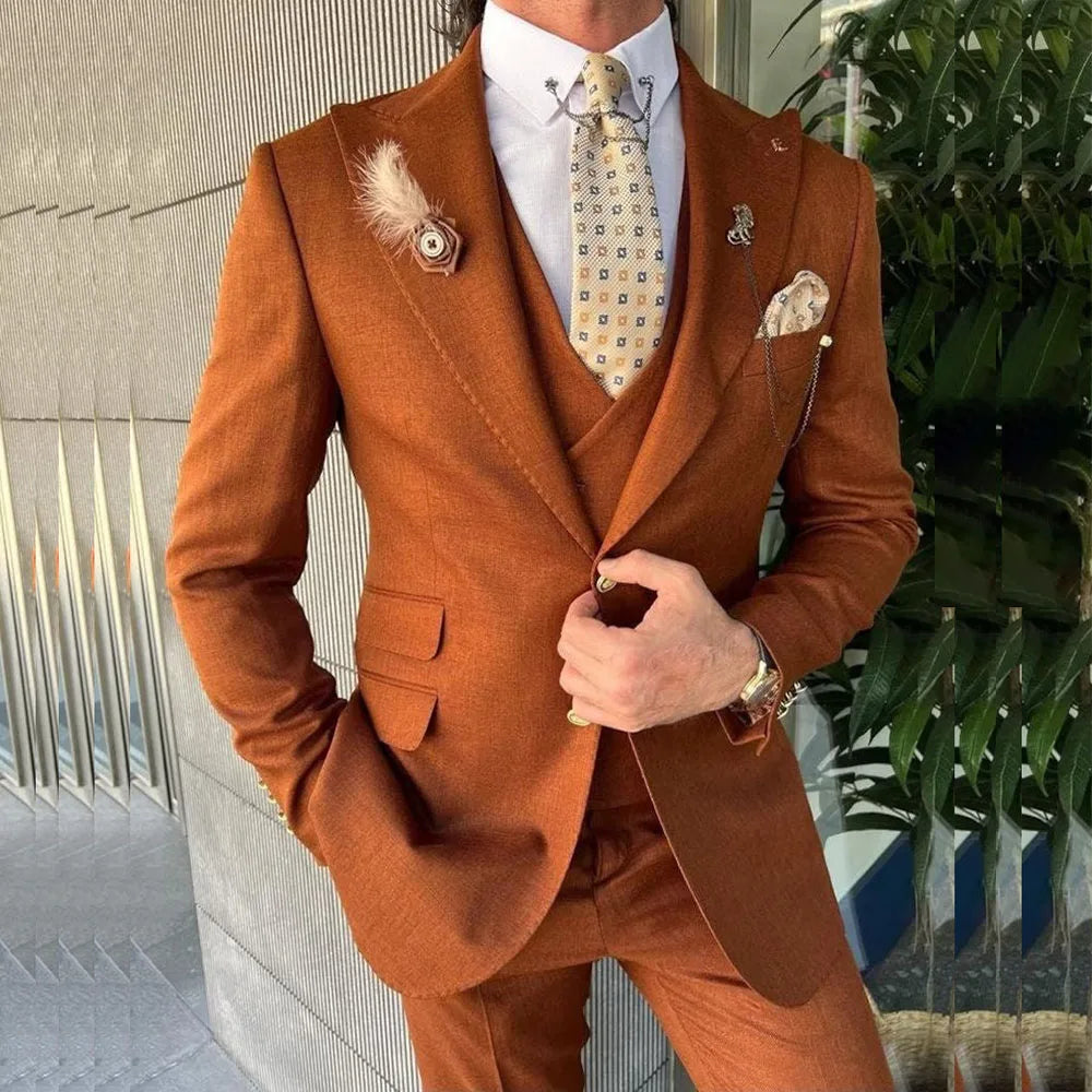 Trajes de moda para hombre, chaqueta, pantalón, chaleco, corte entallado, botonadura sencilla, solapa de pico, elegante conjunto completo, ropa de boda