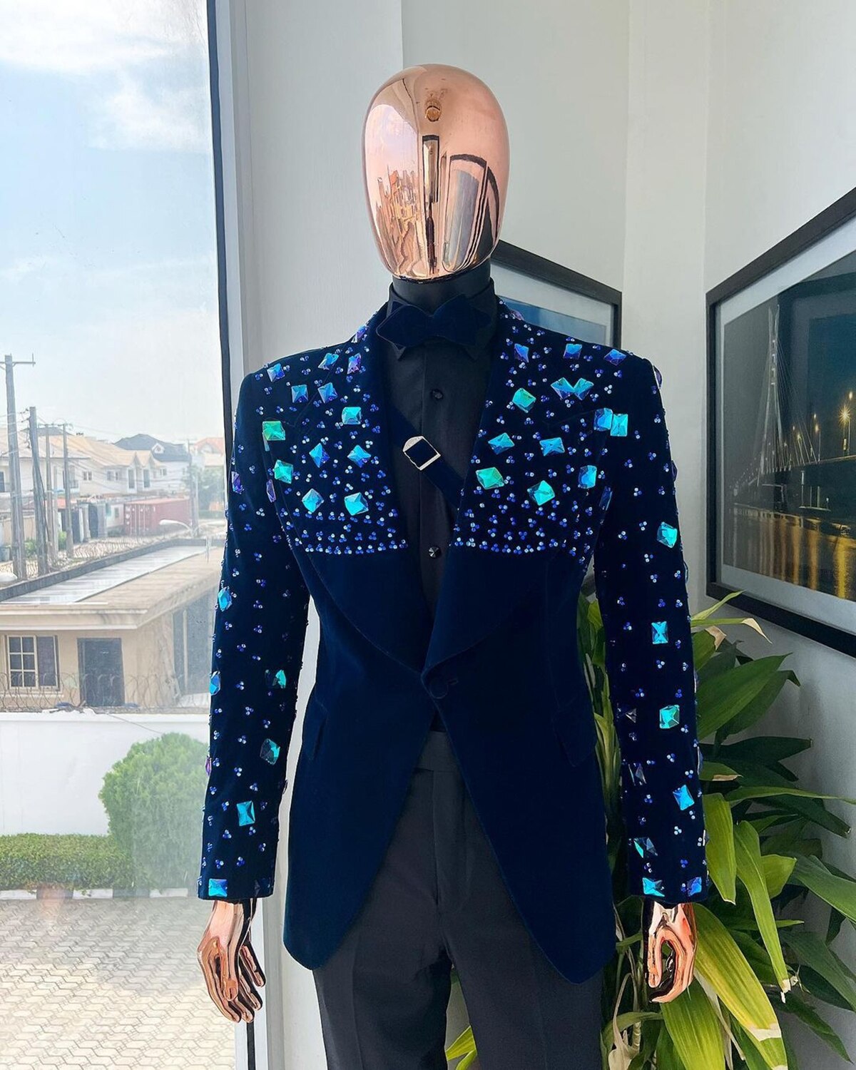 Trajes de boda azul brillante de moda para hombre, trajes de caballero para negocios, trajes de novio a medida de 2 piezas para ocasiones formales, fiestas y cantantes.