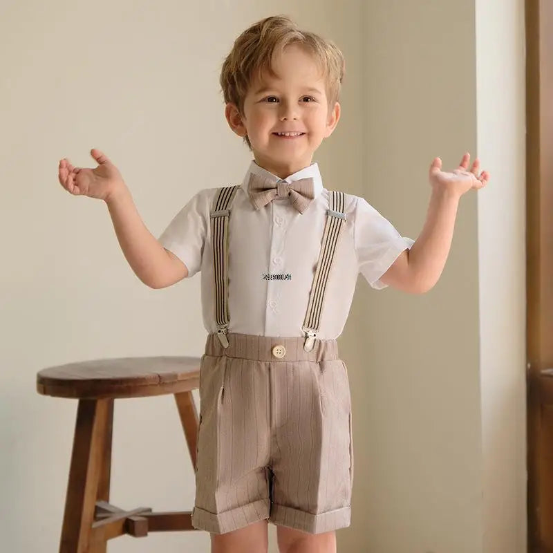 Ensemble de costume formel pour tout-petits garçons avec gilet, blazer, nœud papillon et short 