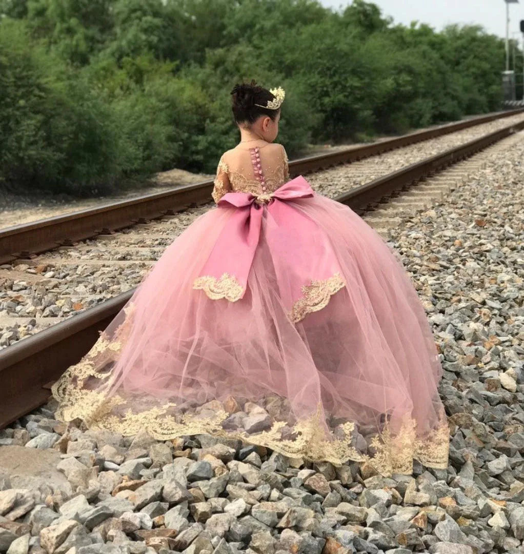 Vestido de princesa de manga larga con encaje rosa para niñas pequeñas, con lazo y corona