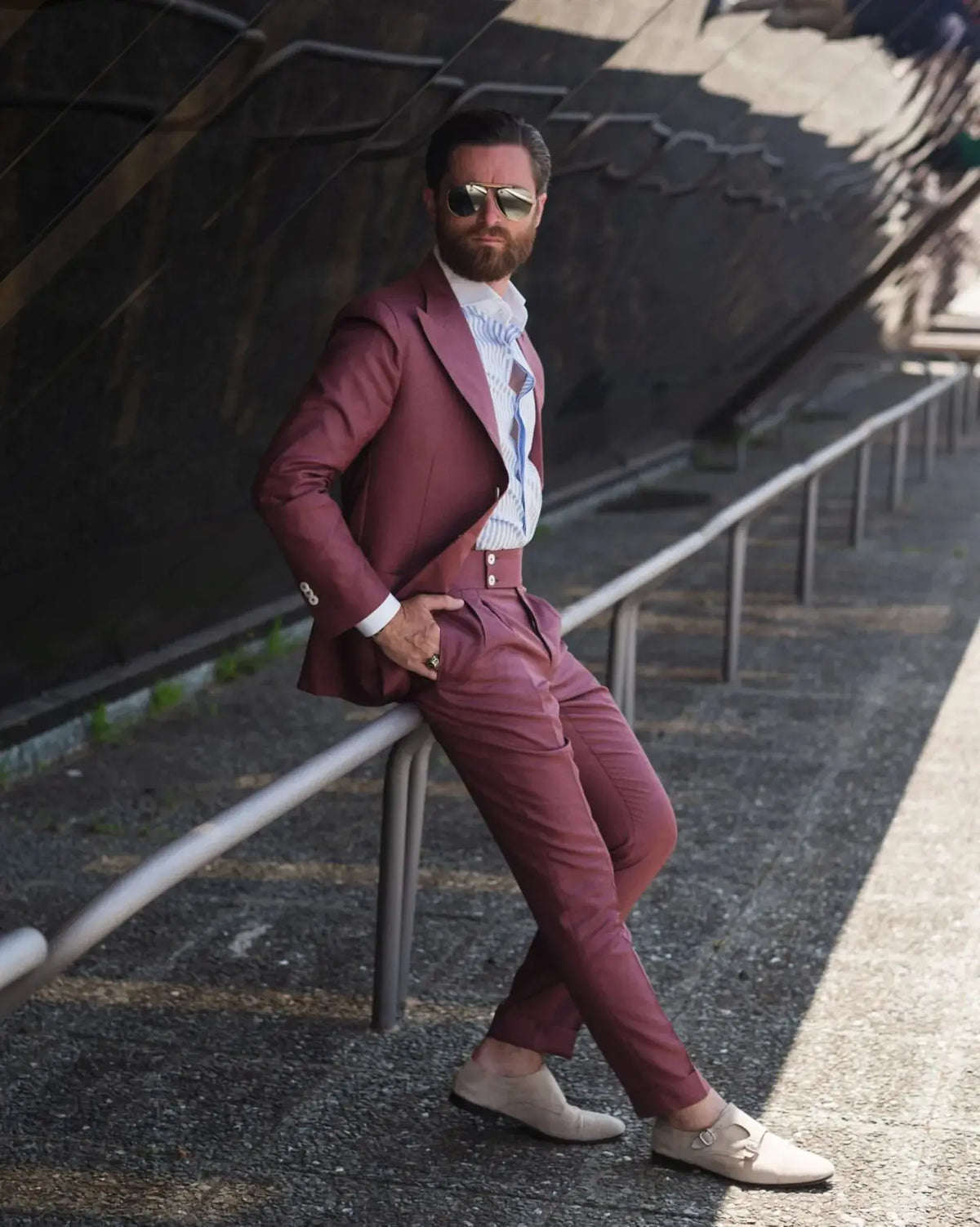 Traje de hombre color fucsia, a medida, con blazer rojo y pantalón, esmoquin ajustado, para padrinos de boda, con solapa de pico, 2 piezas (chaqueta, pantalón y corbata)