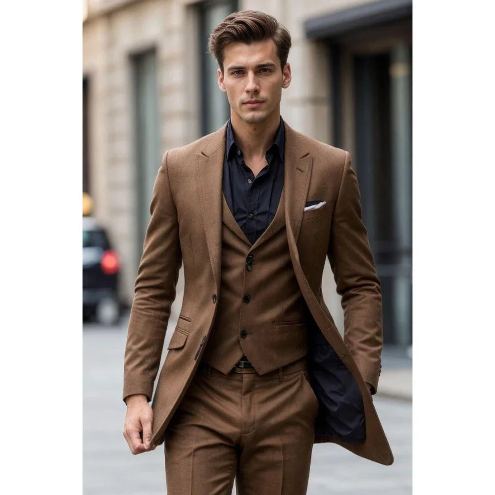 Costume homme trois pièces (veste + pantalon + gilet) à simple boutonnage, tenue à revers, chic et décontractée, pour soirée, bal, mariage