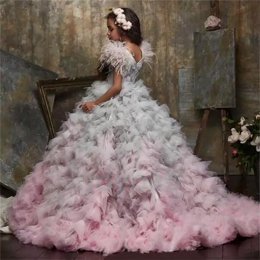 Vestido de princesa de lujo con plumas y volantes en rosa y gris para niñas