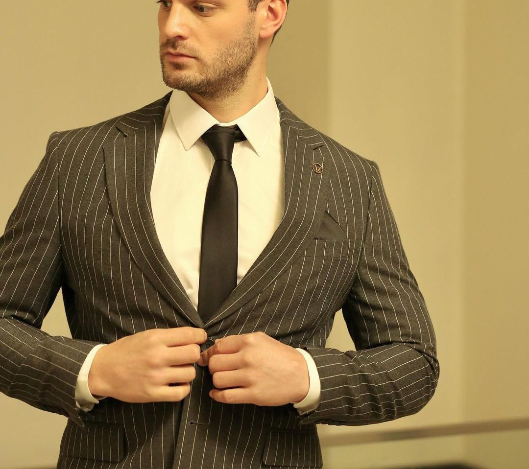 Traje gris para hombre, 2 piezas, blazer, pantalón, botonadura sencilla, solapa de pico, formal, a rayas, ajustado, para novio de boda, traje a medida para hombre